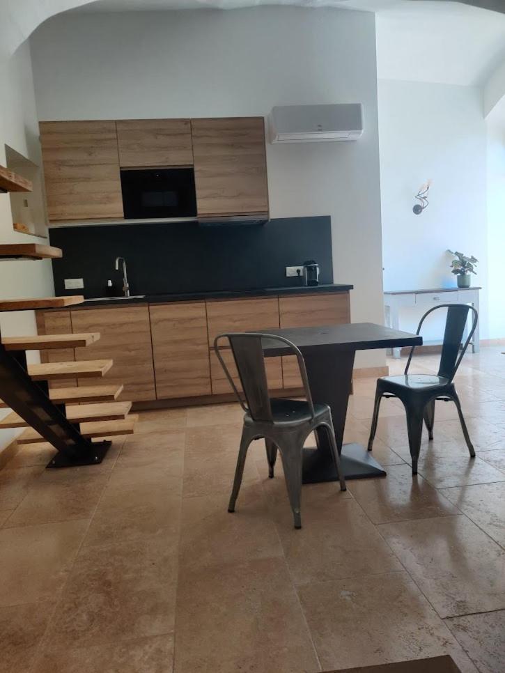 Holiday home Charme Et Authenticite Dans Ferme. Lourmarin