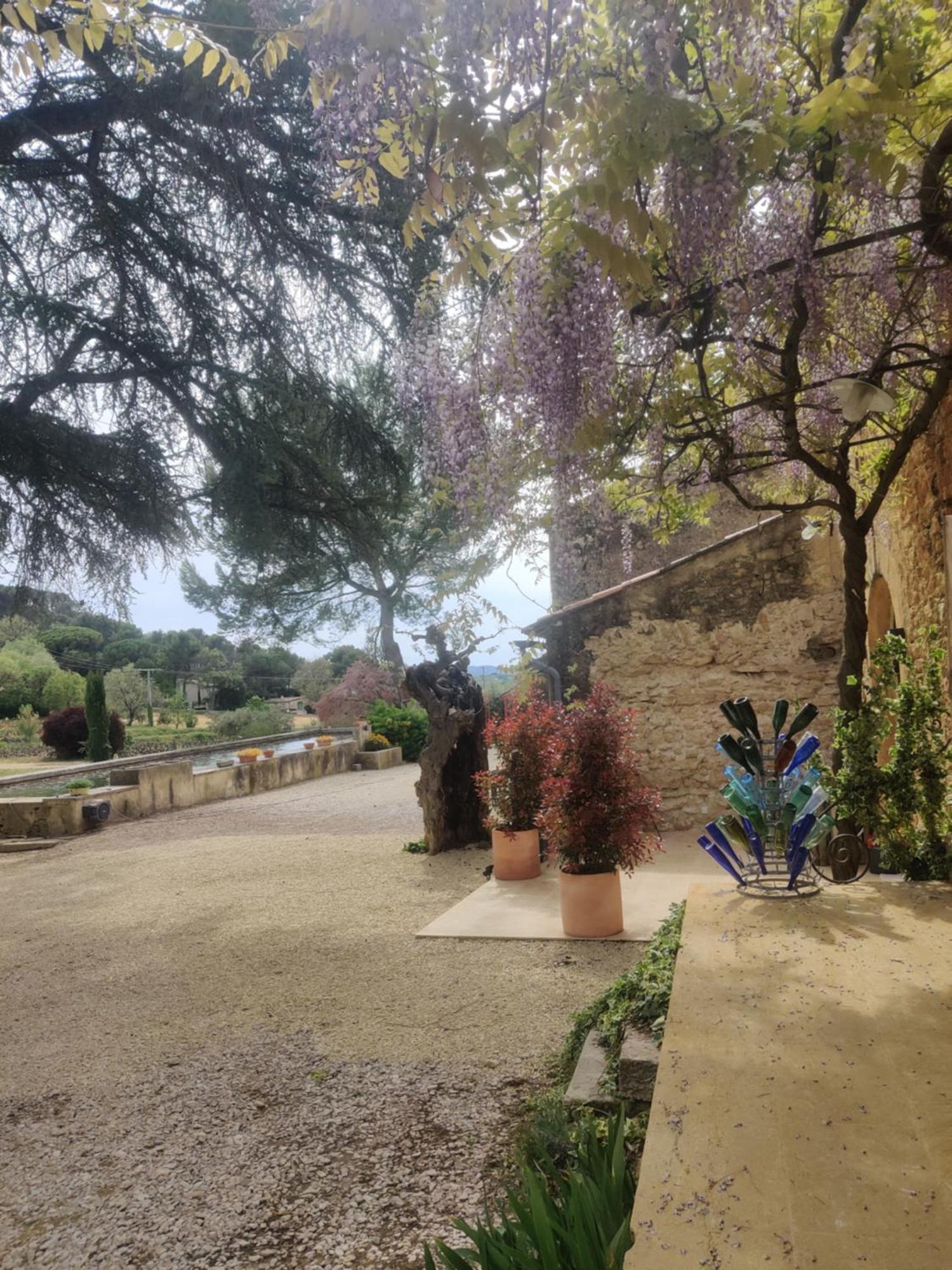 Charme Et Authenticite Dans Ferme. * Lourmarin